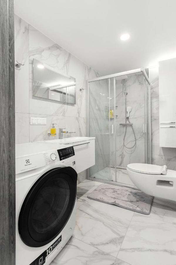 Luxurious Basilica In Old Town By Urban Rent
