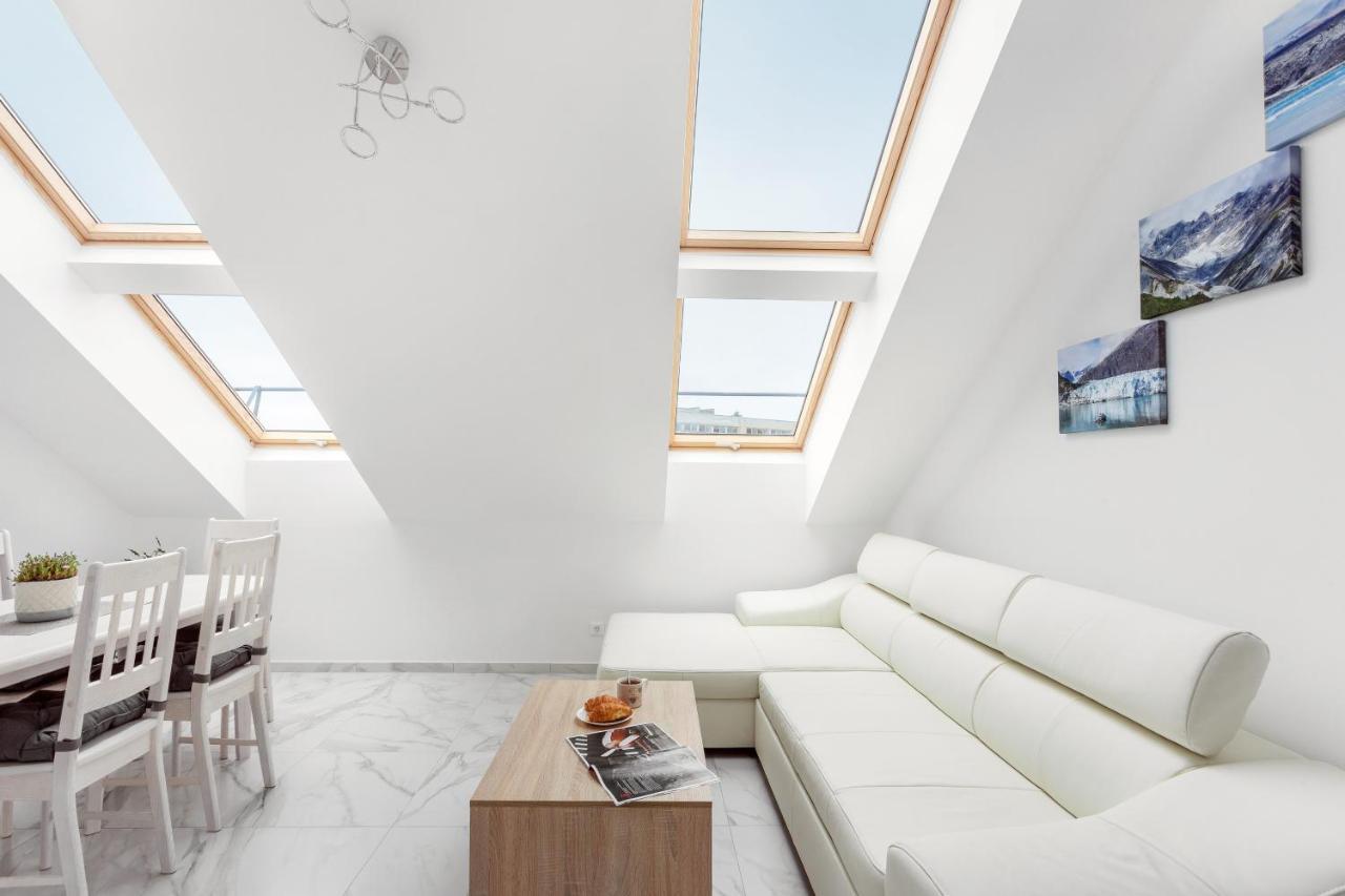 Luxurious Basilica In Old Town By Urban Rent * Kaunas