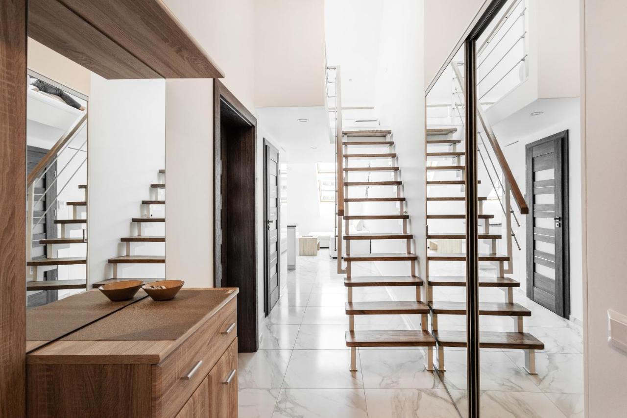 Luxurious Basilica In Old Town By Urban Rent Apartment Kaunas